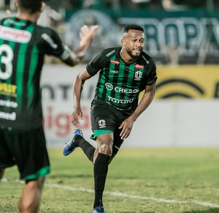 Maringá vence líder no WD por 3 a 0 e garante permanência na Série C