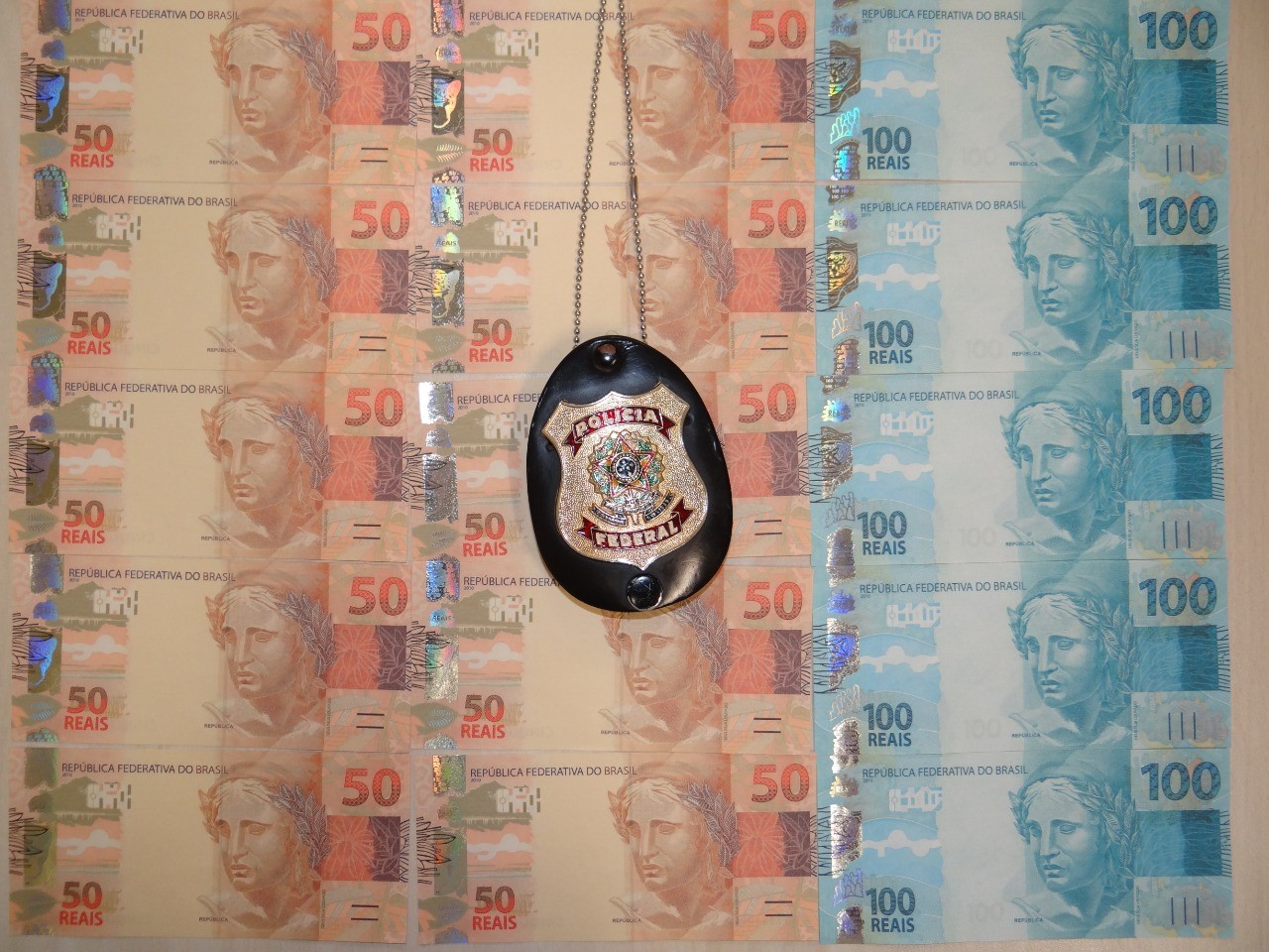 Jovem é flagrado recebendo notas falsas pelos Correios em Maringá