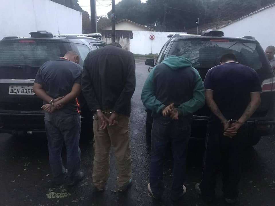 PM prende quadrilha suspeita de roubar carros em Maringá