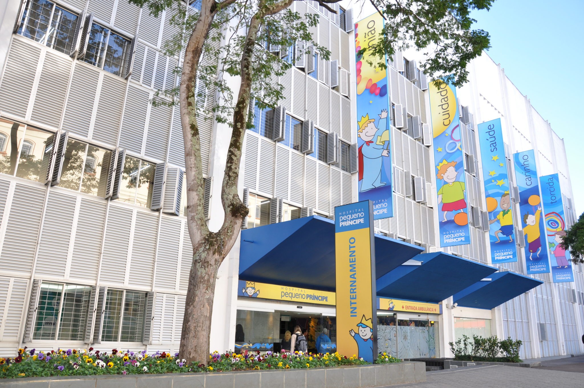 Hospital Pequeno Príncipe se posiciona a favor da vacinação de crianças