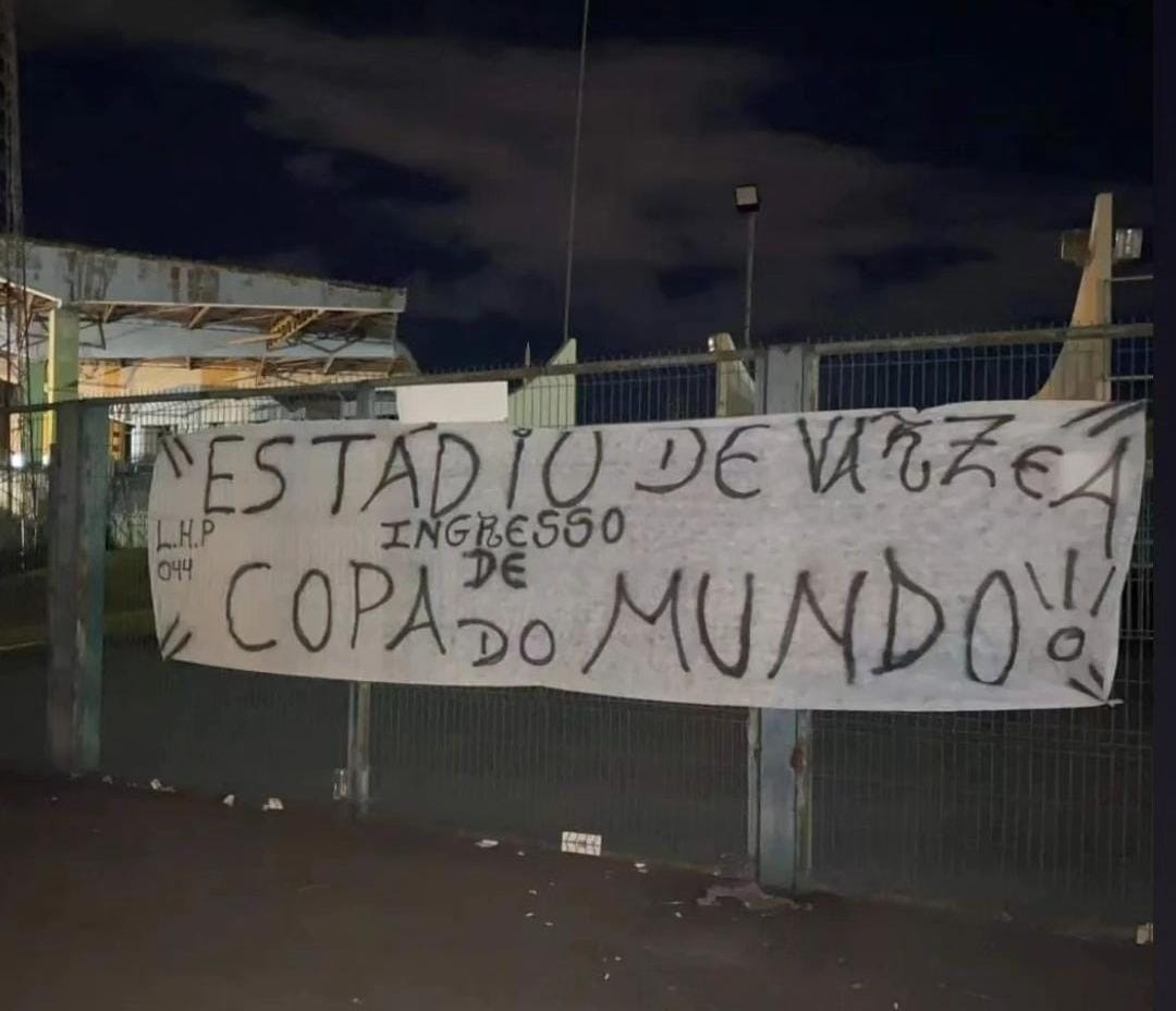 Torcida do Corinthians protesta contra valores dos ingressos para jogo