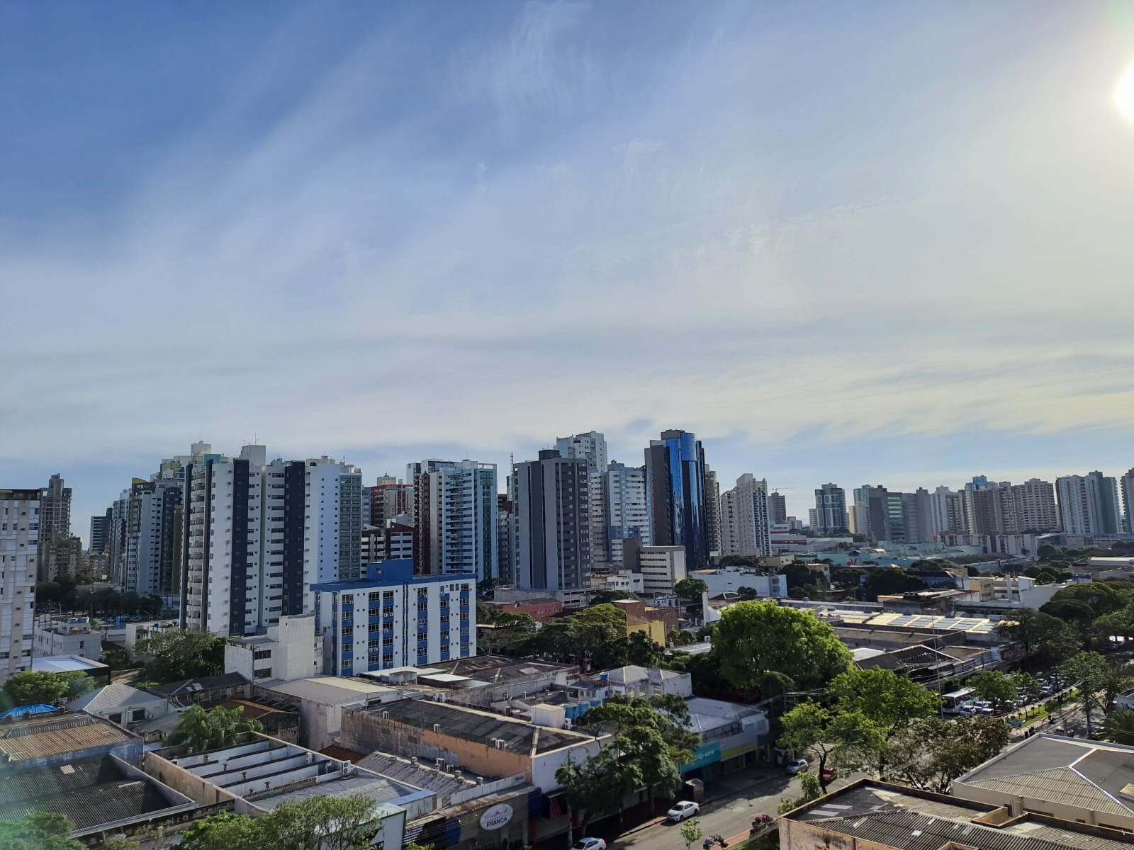 Tempo chuvoso dá trégua em Maringá e sol volta a aparecer nesta quinta-feira (29)