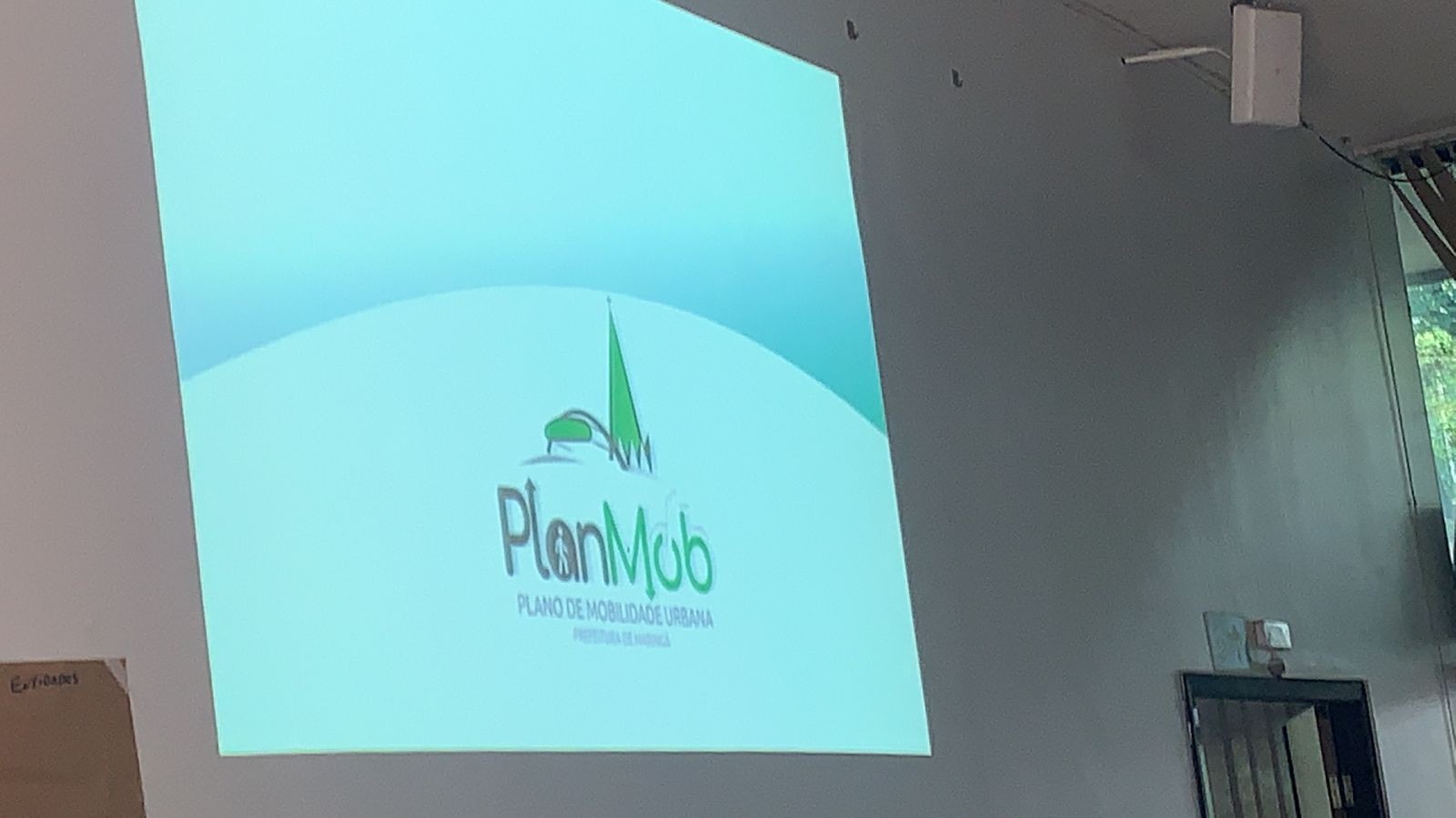 Você concorda em acabar com todas as vagas de estacionamento no centro de Maringá?