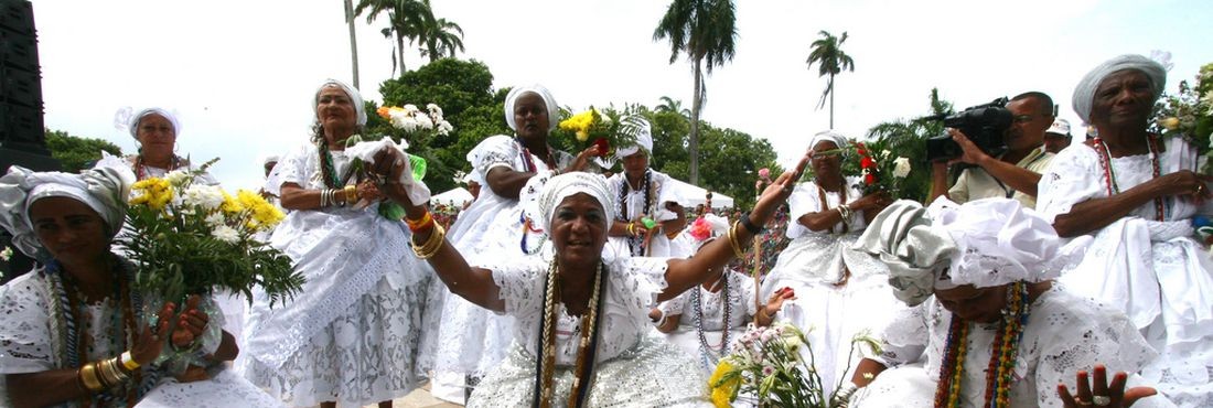 Pessoas ainda veem com maus olhos as religiões afro-brasileiras