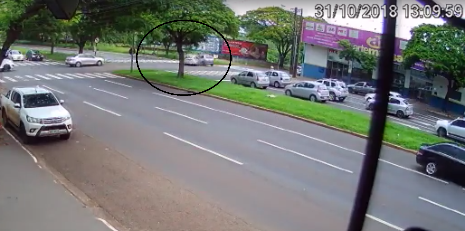 Morre motociclista atingido por carro na Avenida Colombo