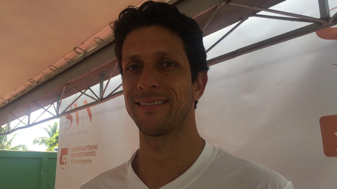 Melhor tenista do Brasil vem a Maringá para falar sobre a carreira