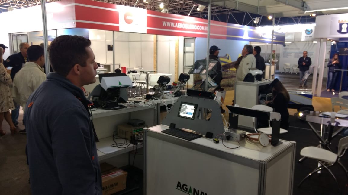 Setor aeroagrícola esteve em destaque em Maringá