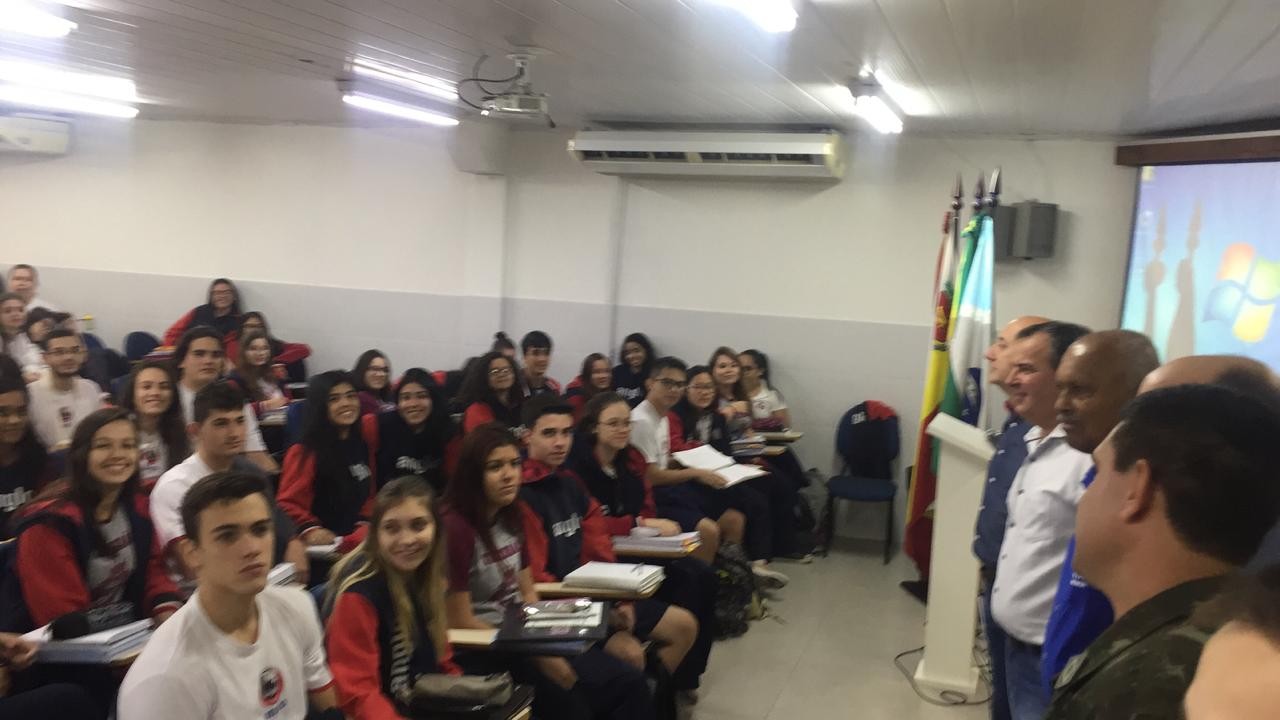Estudante do ensino médio precisa do certificado do alistamento militar