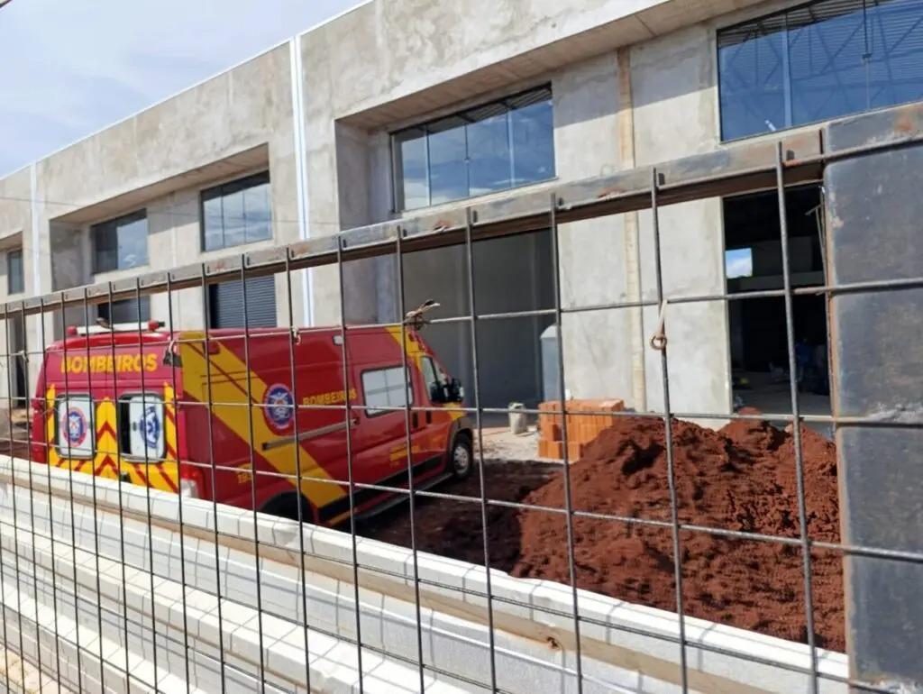 Homem morre após queda de 8 metros enquanto trabalhava em Sarandi