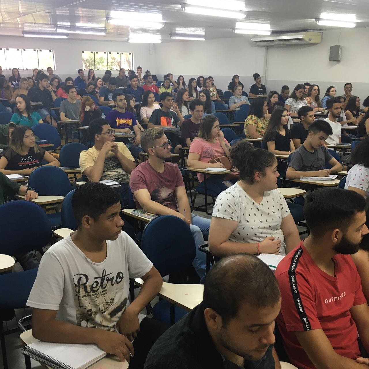 Plantão para o Enem reúne 350 alunos num colégio particular