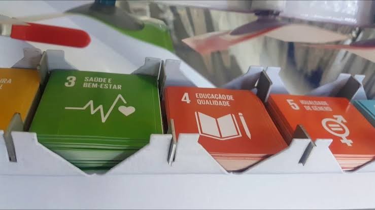 Empresa paranaense explica os ODSs por meio de álbum de figurinhas
