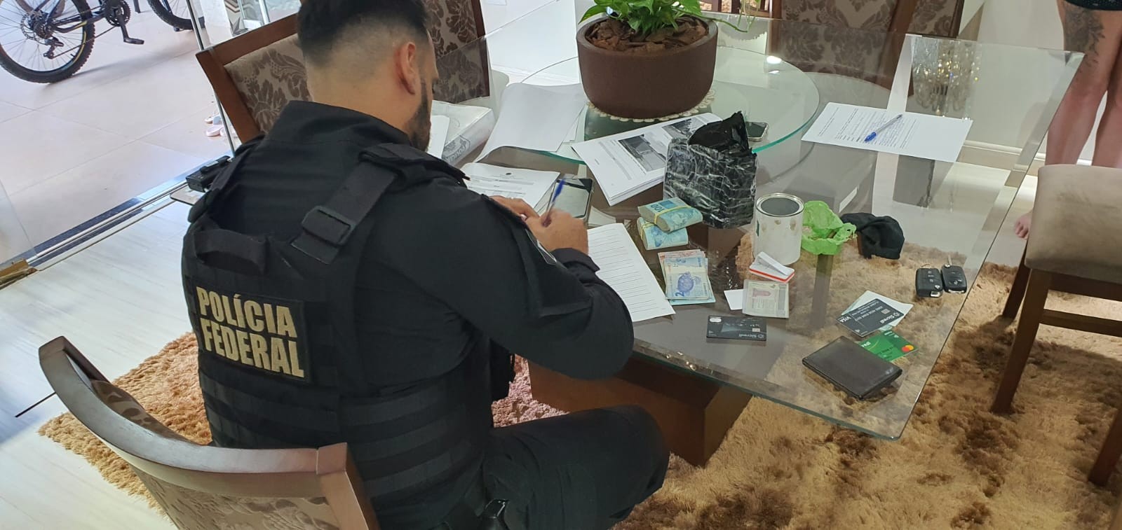 PF cumpre mandados contra descaminho e contrabando em Guaíra e Umuarama