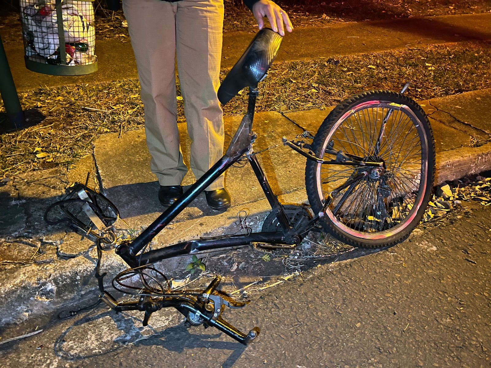 Ciclista morre em Maringá e testemunhas dizem que ‘racha’ causou atropelamento