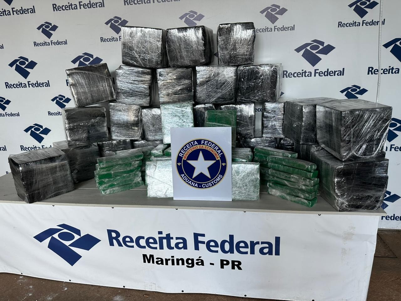 Receita Federal apreende 610 Kg de maconha em transportadora de Maringá