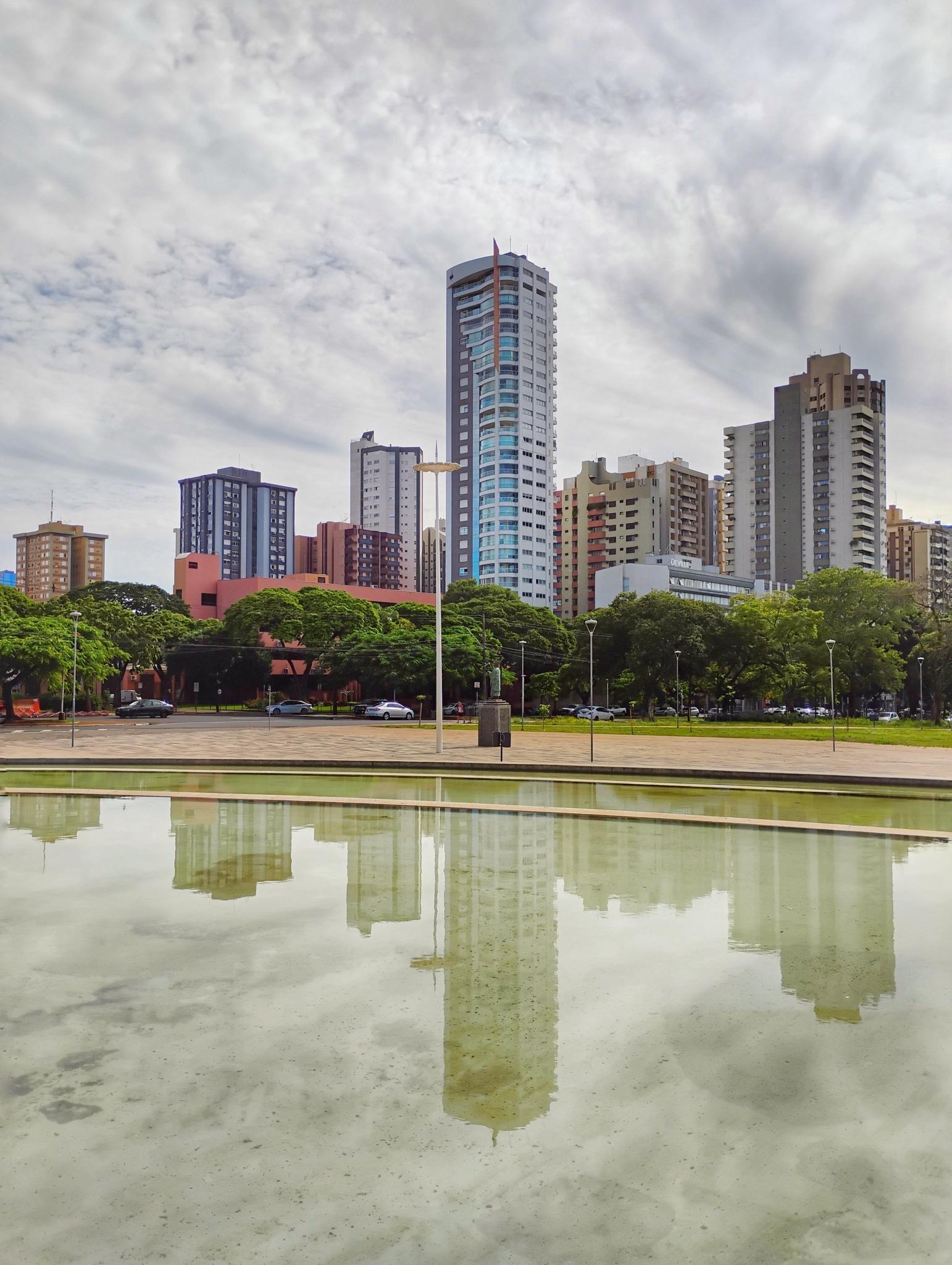 Segunda-feira (9) será de chuva e céu parcialmente nublado em Maringá