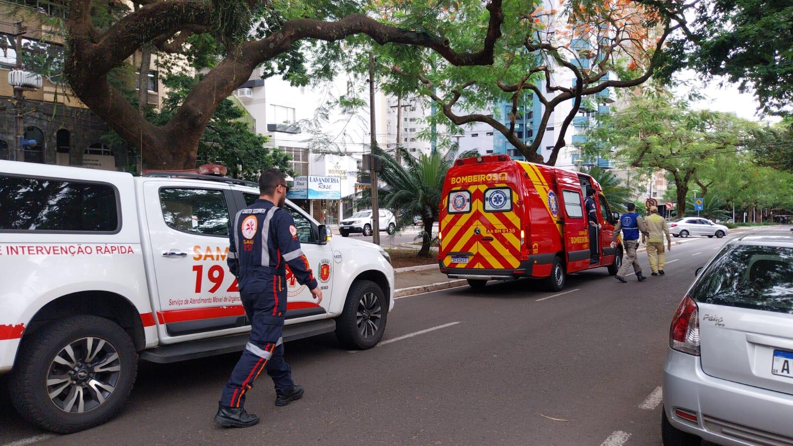 Mulher de 60 anos fica ferida ao ser atropelada por moto em Maringá