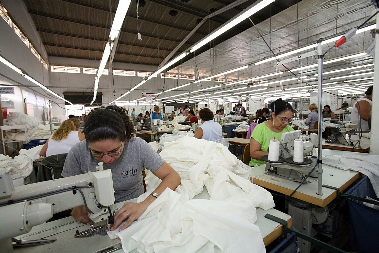 Apucarana faz busca ativa por trabalhadores para ocupar 800 vagas abertas na indústria têxtil