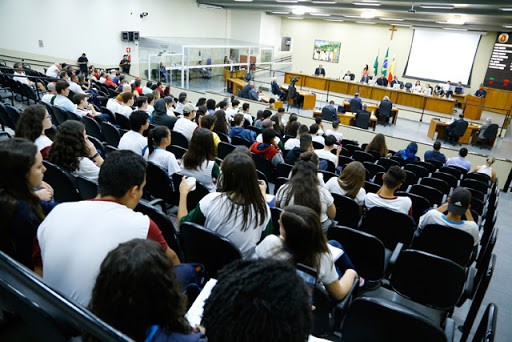 Projeto isenta pais de pagar passagem quando a escola do filho estiver em reforma