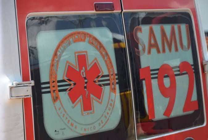 Motorista suspeito de estar embriagado invade pista contrária, causa acidente e fere casal em Maringá