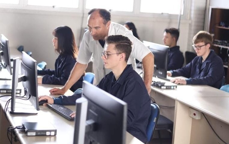 Senai Paraná abre inscrições para curso no setor de TI