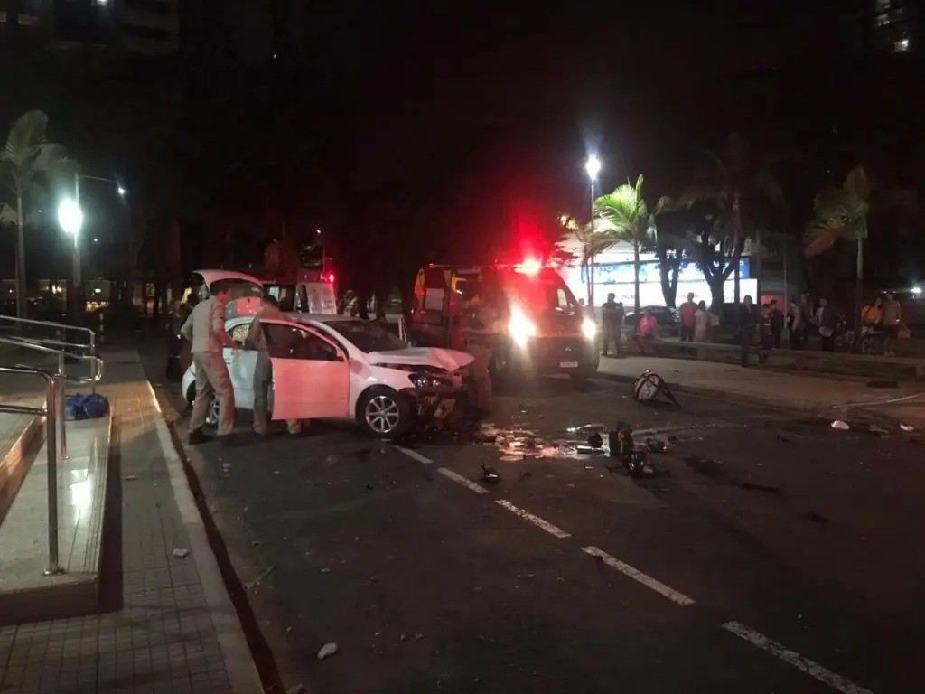 Discussão familiar causa acidente em praça de Maringá