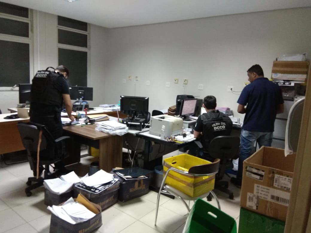 Funcionário de hospital e ex-médico do IML estão entre presos na Operação Calejado