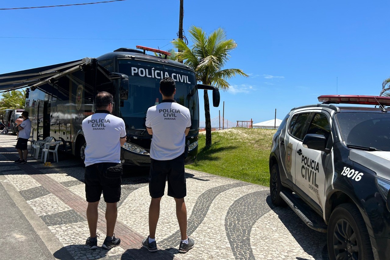 Homem é salvo após policiais realizarem “manobra de Heimlich”