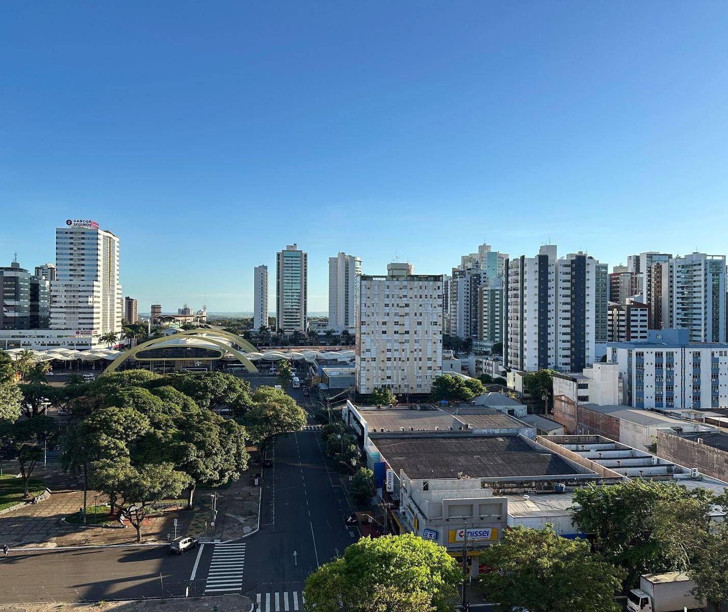 Sexta-feira (9) será quente em Maringá; frente fria chega no fim de semana