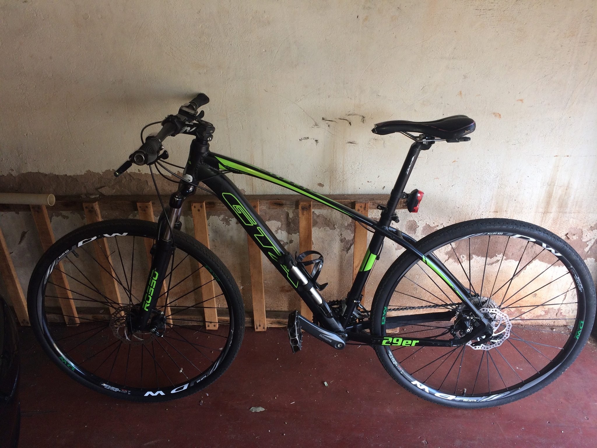 Polícia investiga roubo de bicicleta cometido por pelo menos 10 pessoas