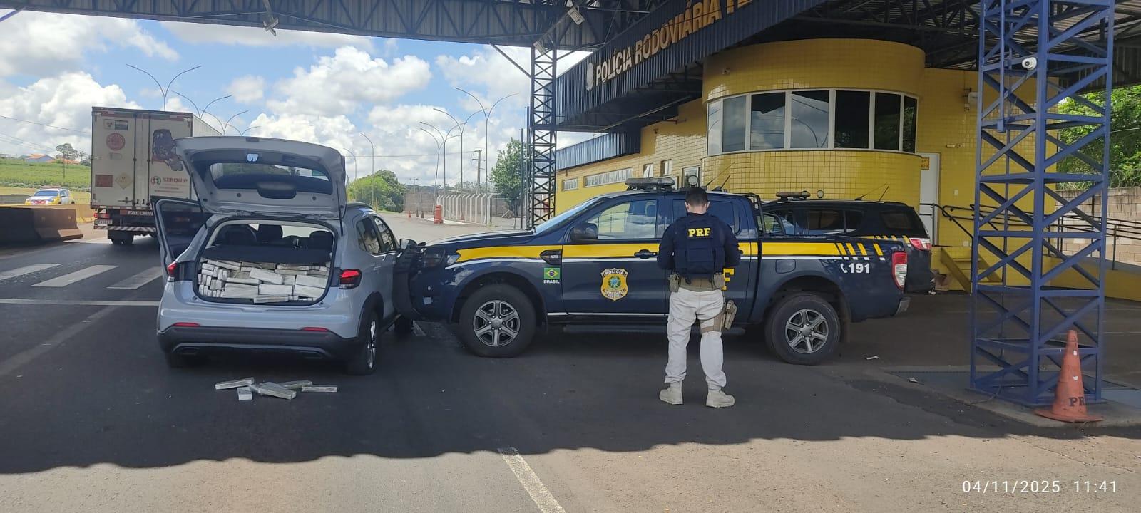 Motorista joga carro sobre policial rodoviário federal para escapar da fiscalização