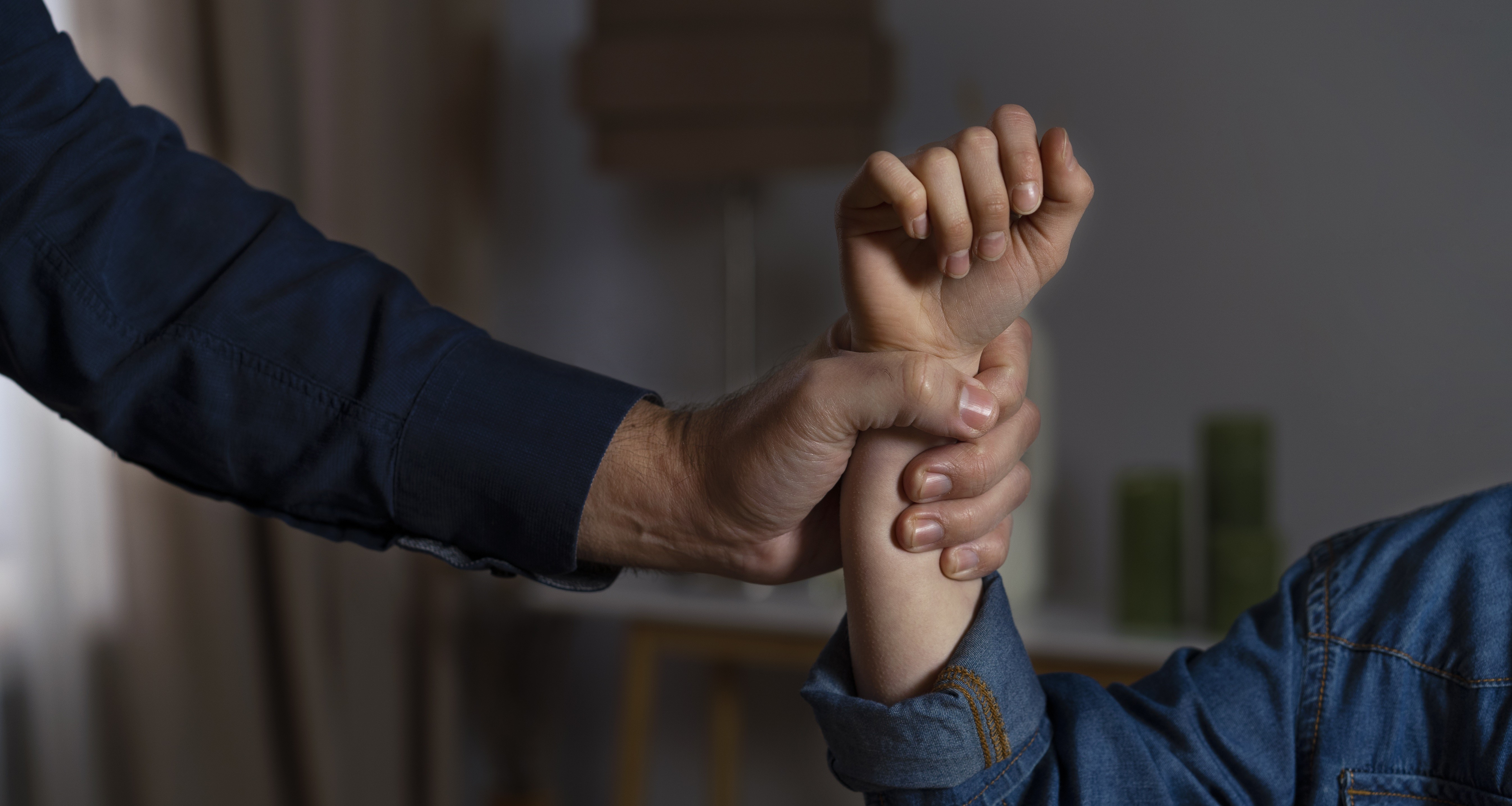 Professor é afastado por suspeita de assédio sexual contra alunas