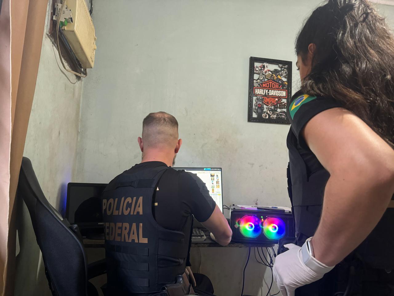 PF cumpre mandados de busca e prende suspeito de armazenar imagens de abuso infantojuvenil