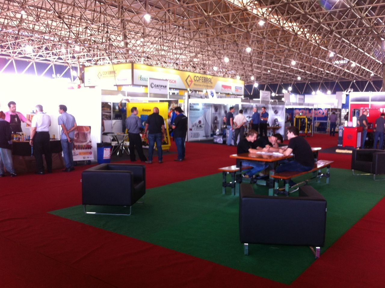 Feira em Maringá impulsiona economia e incentiva inovação para indústria