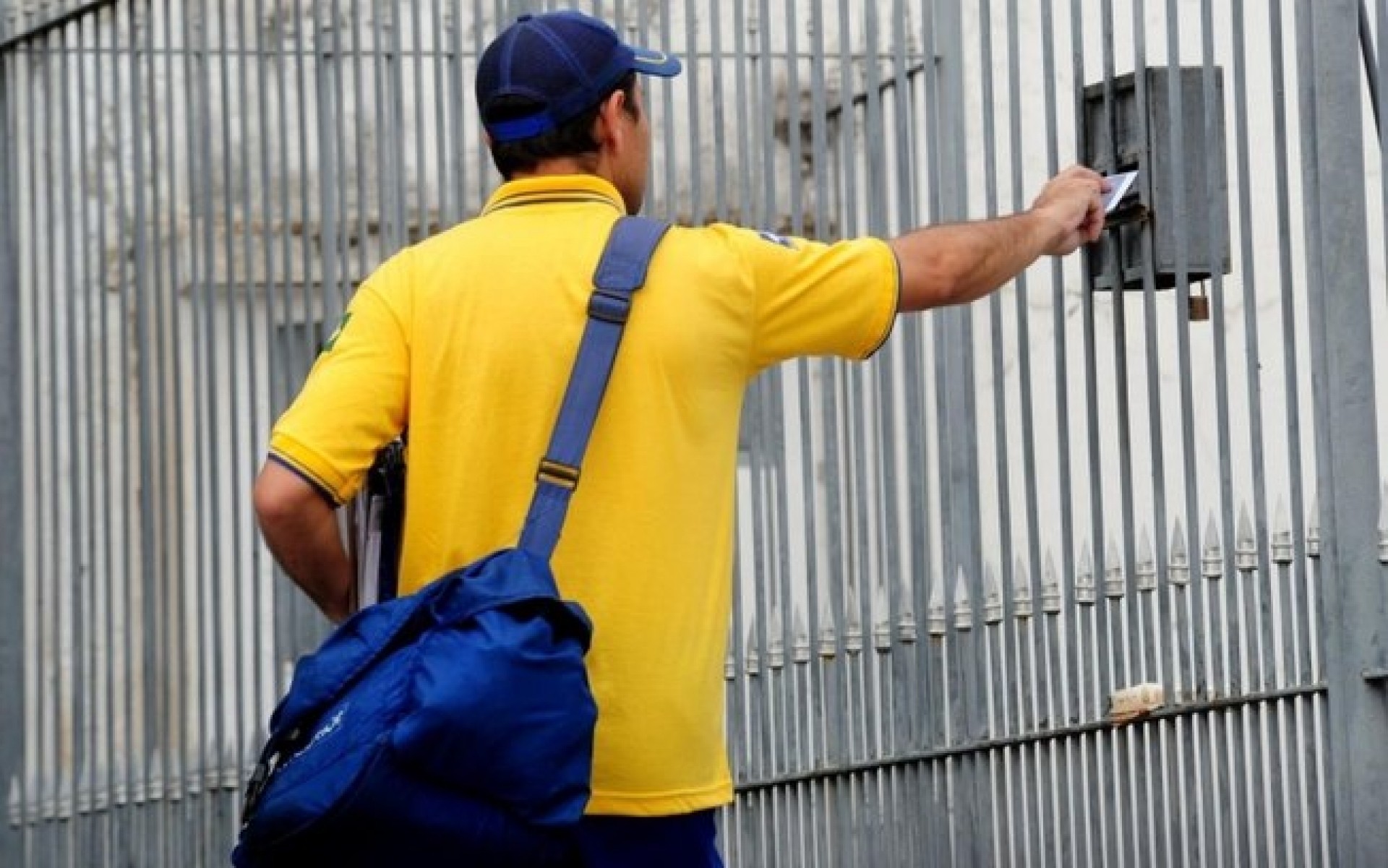 Ouvinte reclama de falta de atendimento dos Correios em Maringá
