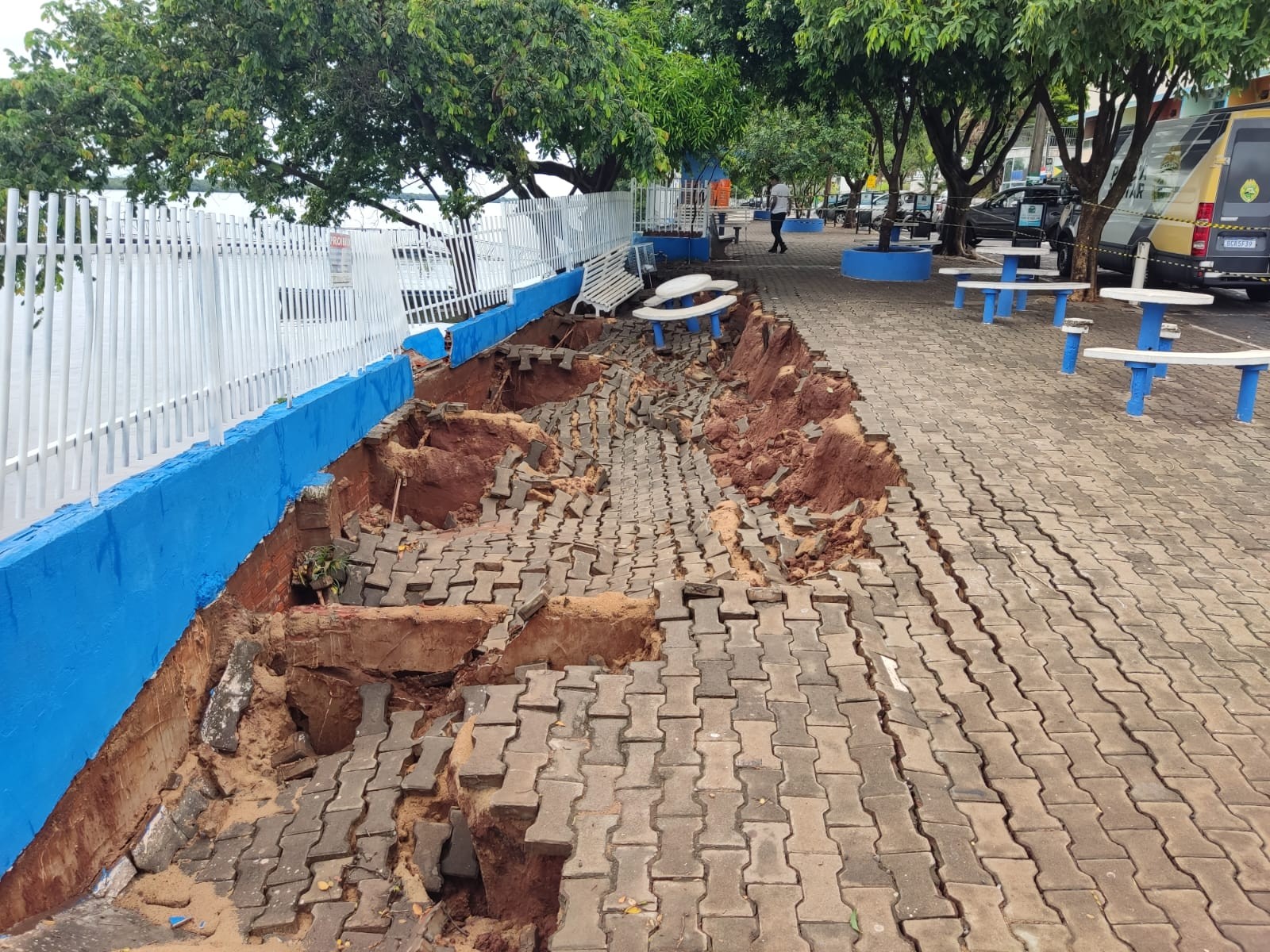 Prainhas do noroeste são cobertas de água após chuvas intensas