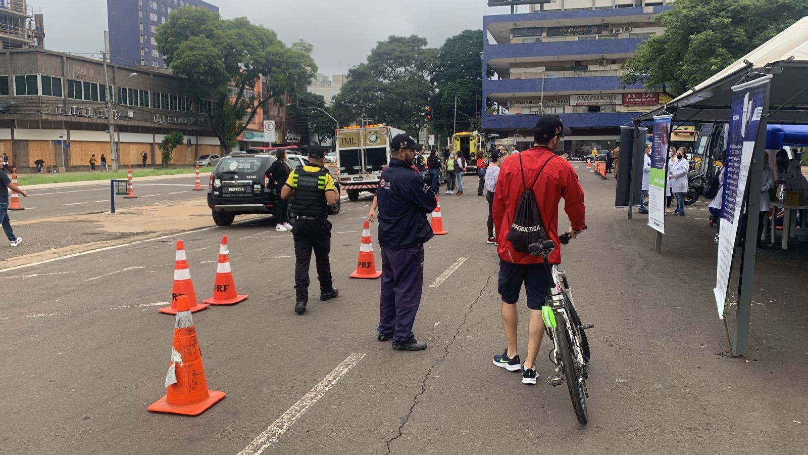 Simulação de acidente integra ações educativas em alusão ao Dia do Ciclista em Maringá