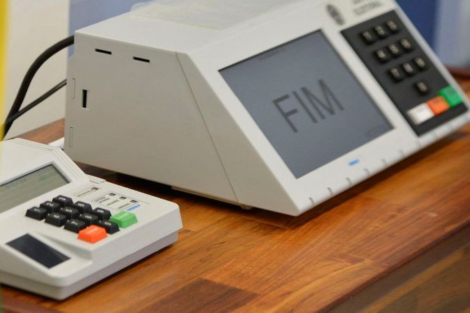 Duas urnas substituídas em Maringá