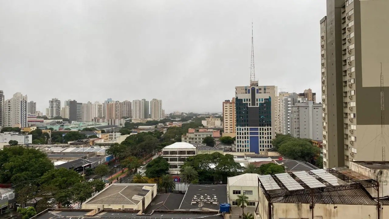 Terça-feira (13) será de muita chuva em Maringá