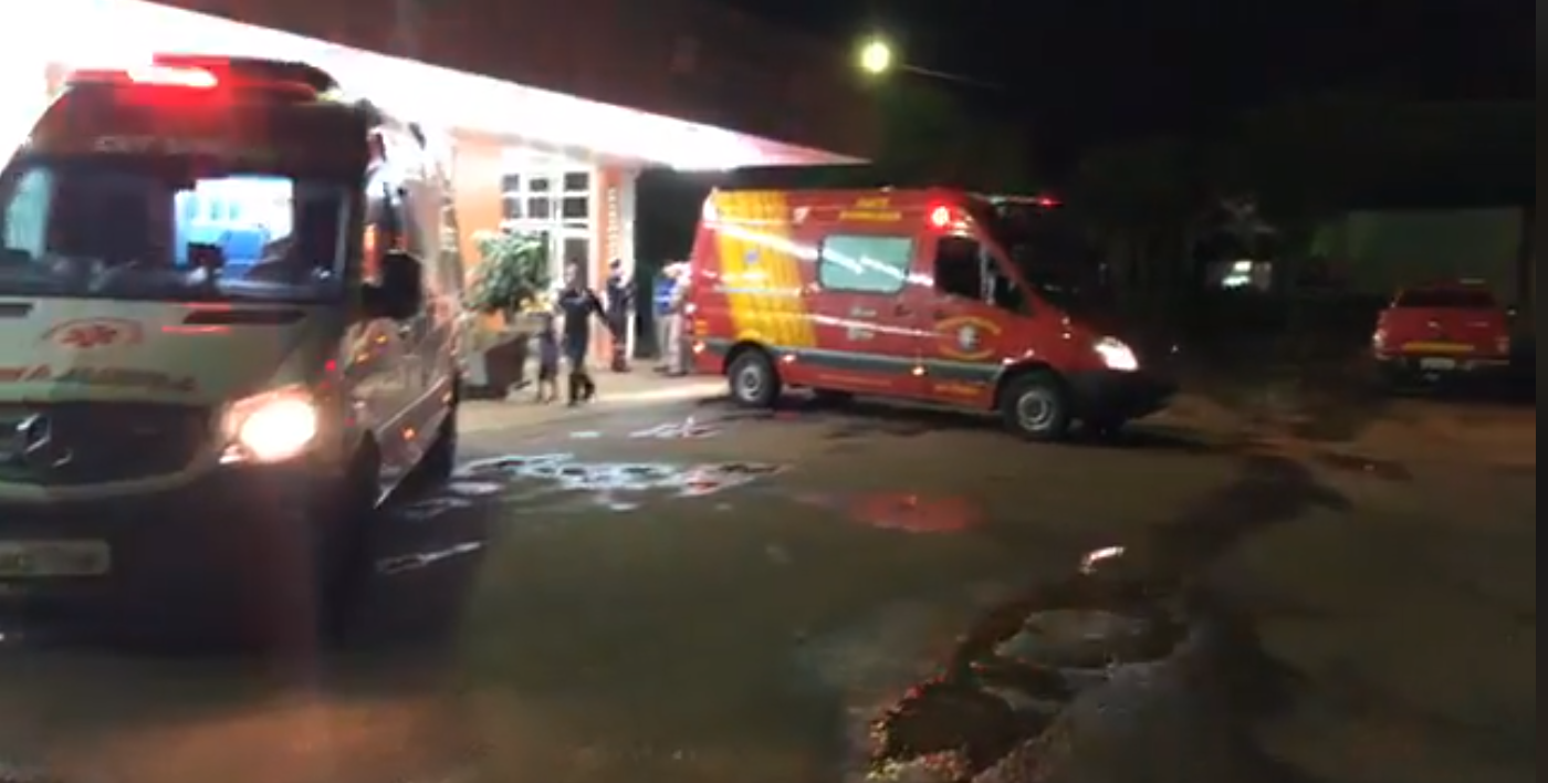 Quatro ambulâncias são impedidas de deixar e retirar pacientes do HU