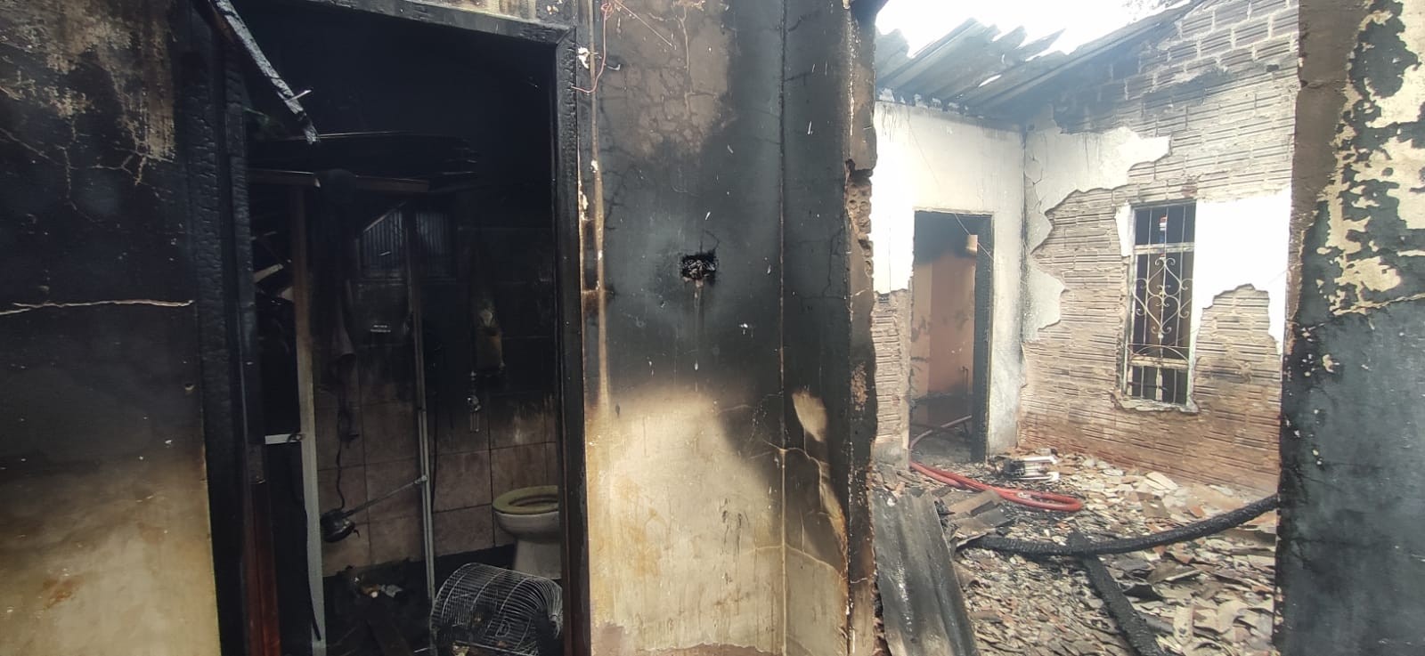 Idoso sofre queimaduras num incêndio em residência em Paranavaí