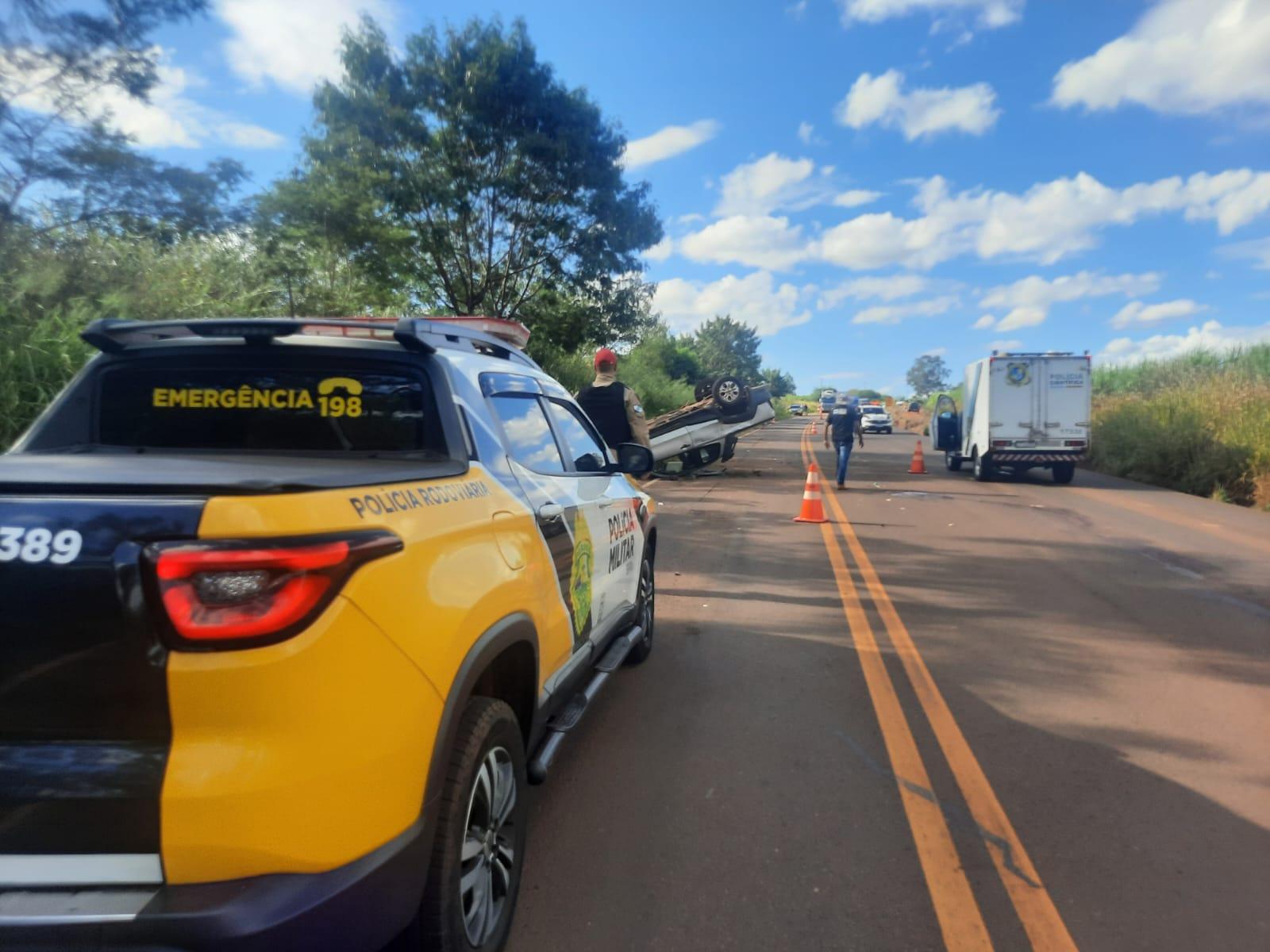 Carro bate em barranco e motorista de 81 anos morre na PR-492