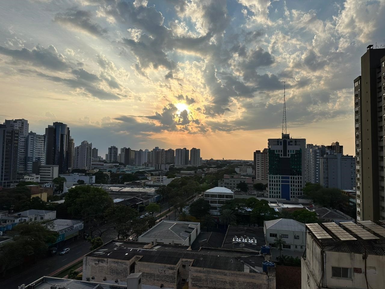 Veja como fica o tempo nesta quinta-feira (31) em Maringá
