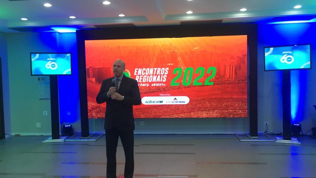 “Comunicação vive momento disruptivo e a tendência do rádio é de expansão”