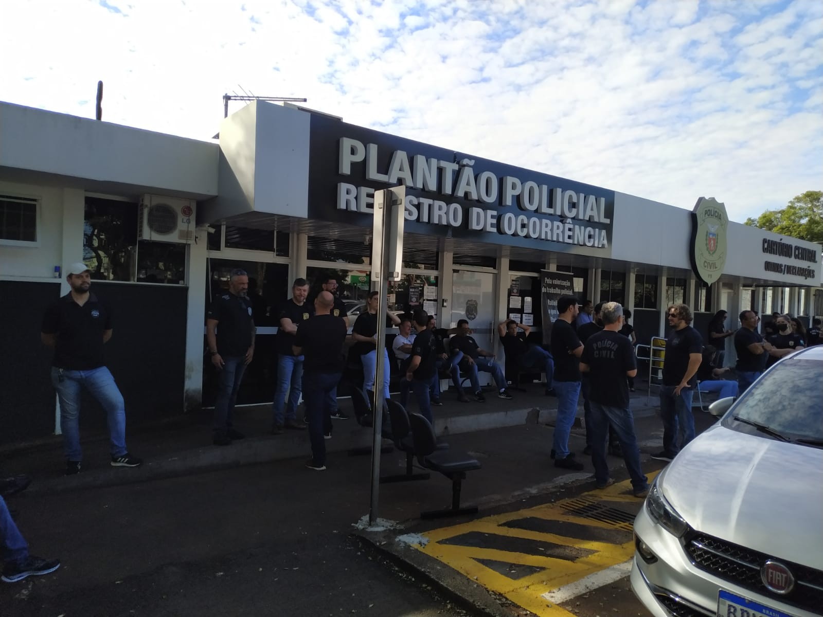 Policiais de Maringá aderem à paralisação da categoria no estado