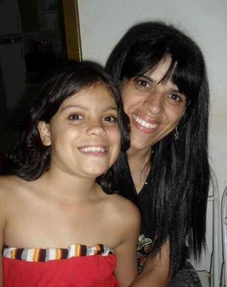Beatriz Pacheco e a mãe Érika da Silva em foto de arquivo da família