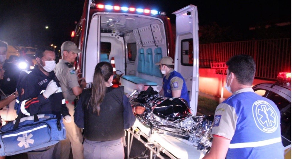 Jovem é morto e outro é baleado durante festa de aniversário em chácara