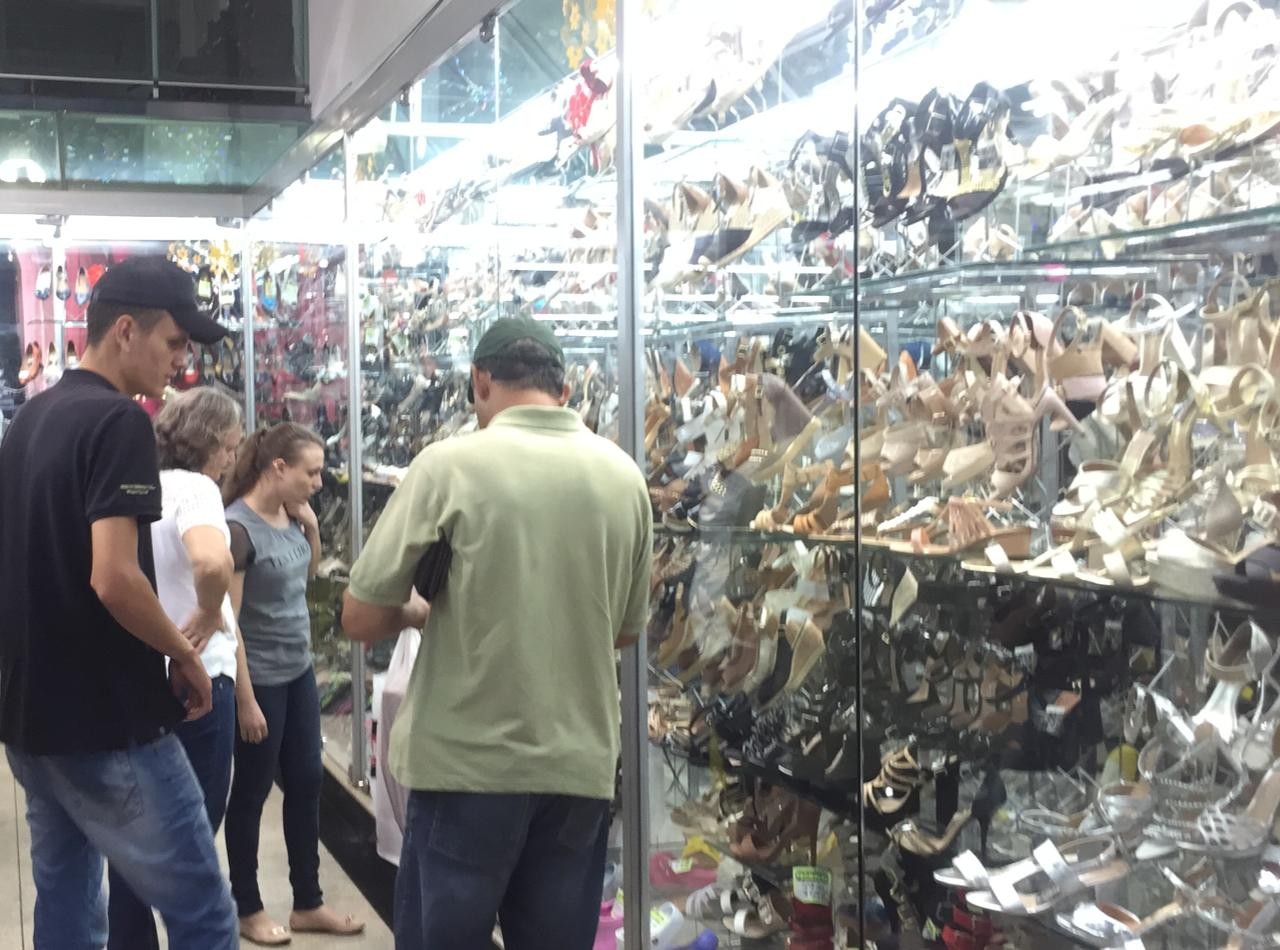 Projeto que regulamenta comércio aos domingos será votado em sessão noturna