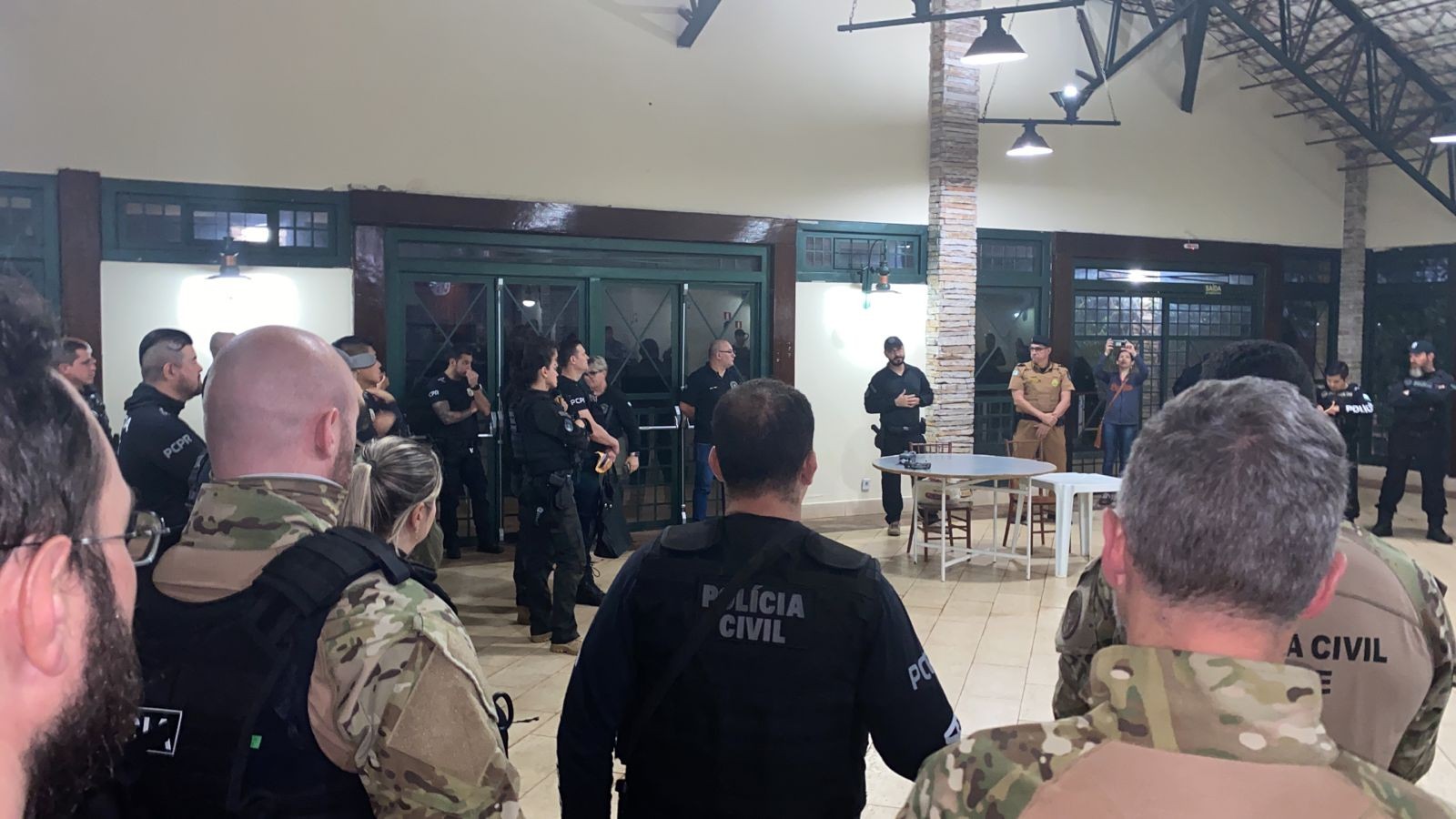 Polícia cumpre 46 mandados em operação contra tráfico de drogas