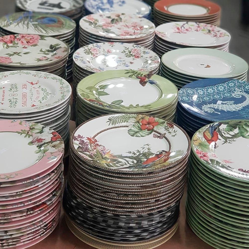 Feira de louças em prol da Apae Maringá vai até sábado (9)