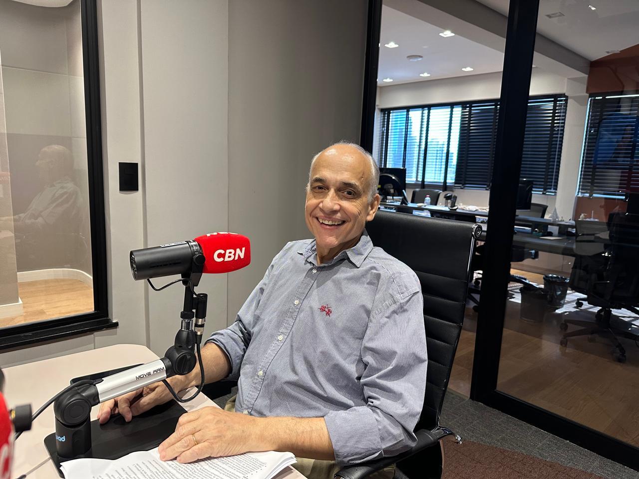 Saúde reduz fila de procedimentos de 135 mil para 72 mil em 2025, diz secretário